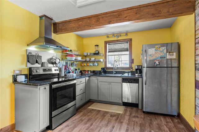 1607 S 11th St, Port Aransas, TX 78373