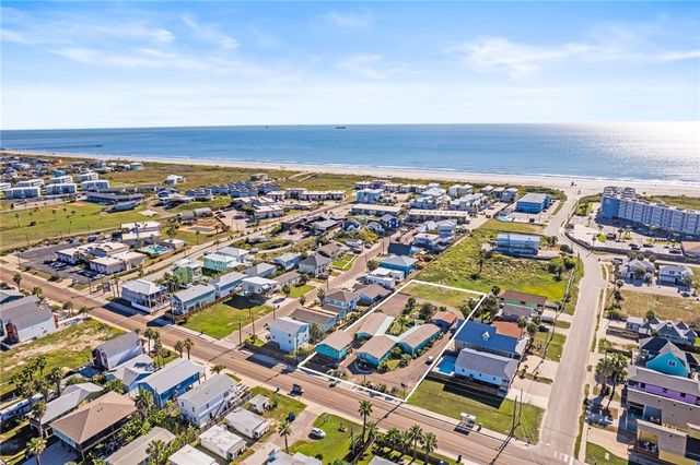 1607 S 11th St, Port Aransas, TX 78373