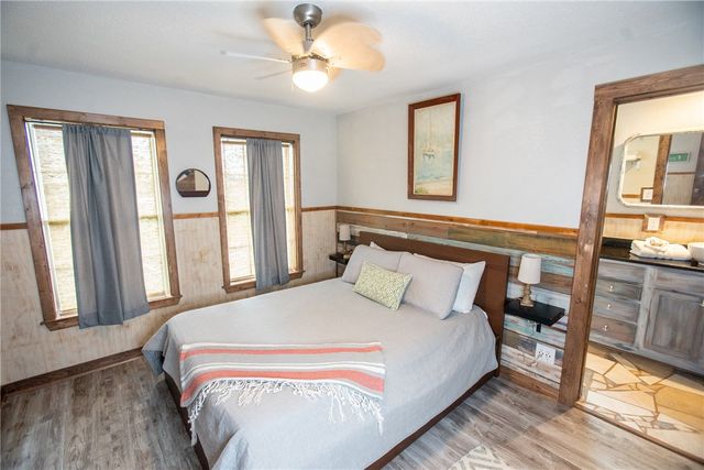 1607 S 11th St, Port Aransas, TX 78373