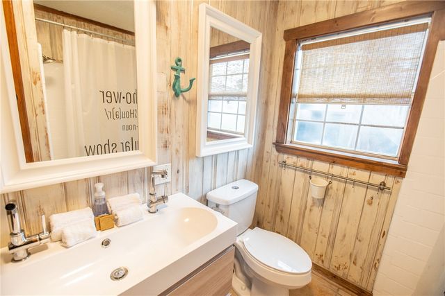 1607 S 11th St, Port Aransas, TX 78373