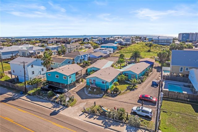 1607 S 11th St, Port Aransas, TX 78373