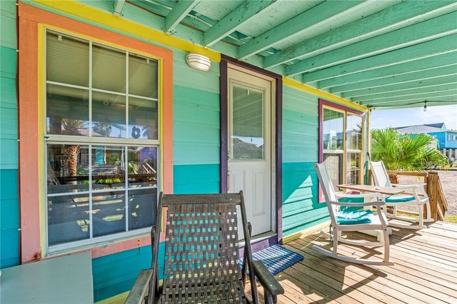 1607 S 11th St, Port Aransas, TX 78373
