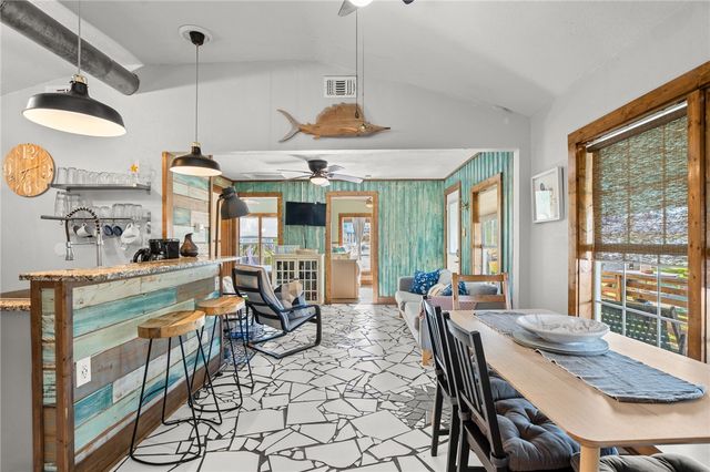 1607 S 11th St, Port Aransas, TX 78373