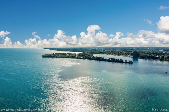 285 Keelson Drive Drive, Detroit, MI 48215