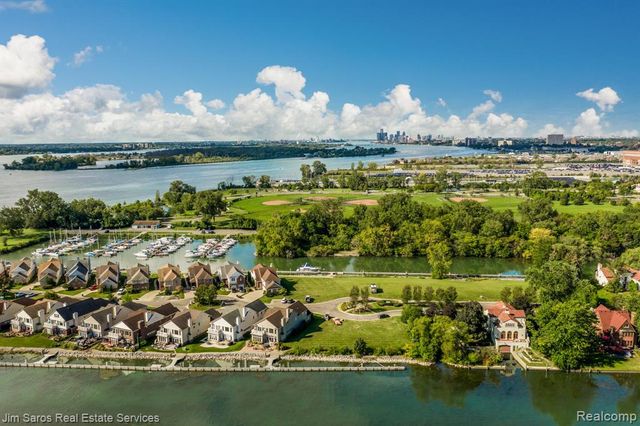 285 Keelson Drive Drive, Detroit, MI 48215