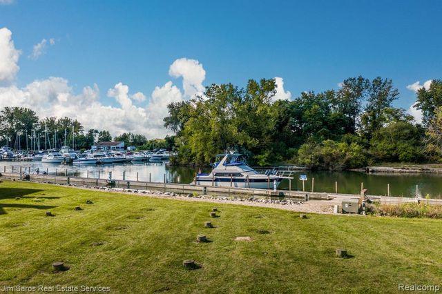 285 Keelson Drive Drive, Detroit, MI 48215