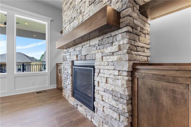 4830 NW Huonker Court, Riverside, MO 64150