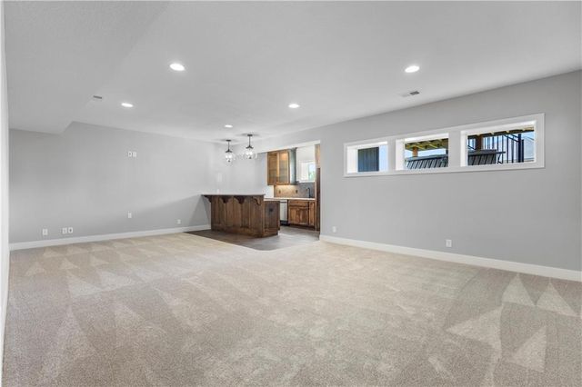 4830 NW Huonker Court, Riverside, MO 64150