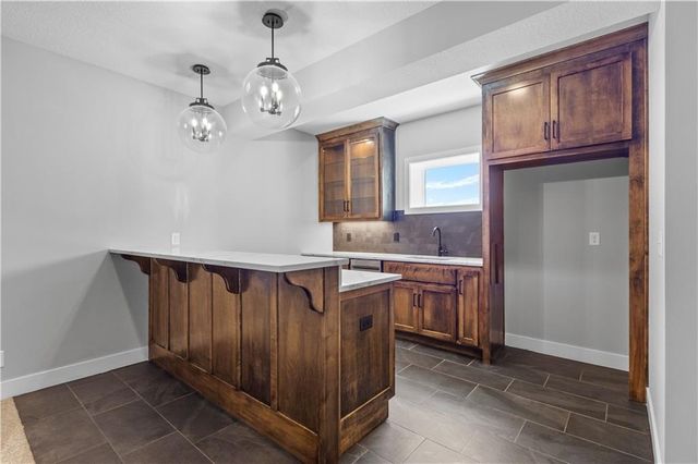 4830 NW Huonker Court, Riverside, MO 64150