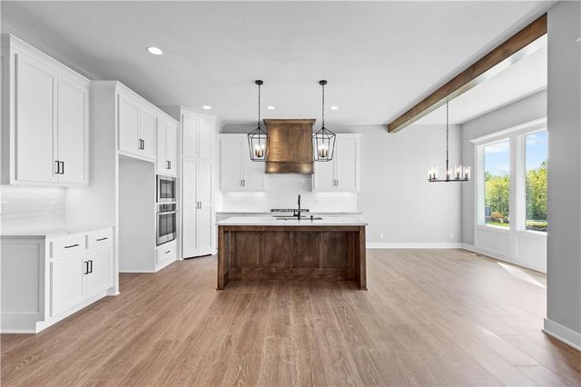 4830 NW Huonker Court, Riverside, MO 64150