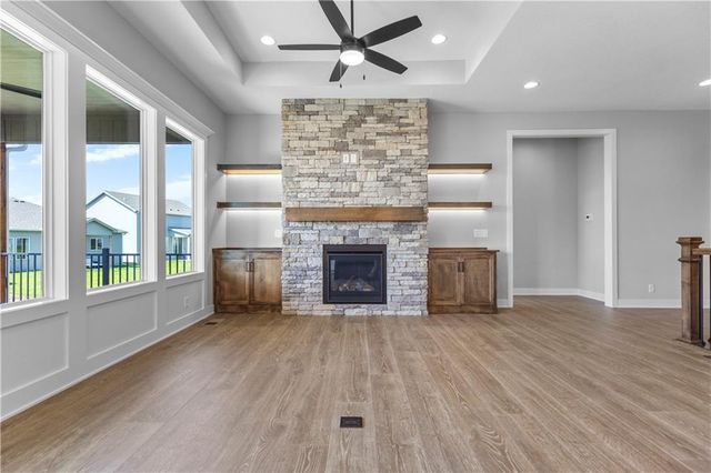 4830 NW Huonker Court, Riverside, MO 64150