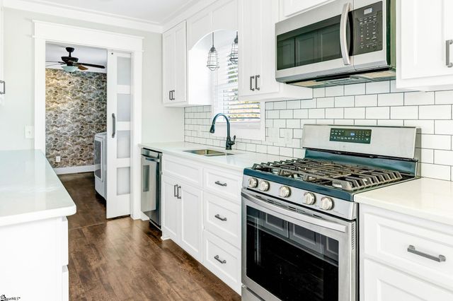 907 Highway 14, Simpsonville, SC 29681