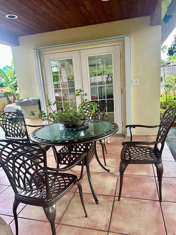 659 W 14th St, Hialeah, FL 33010