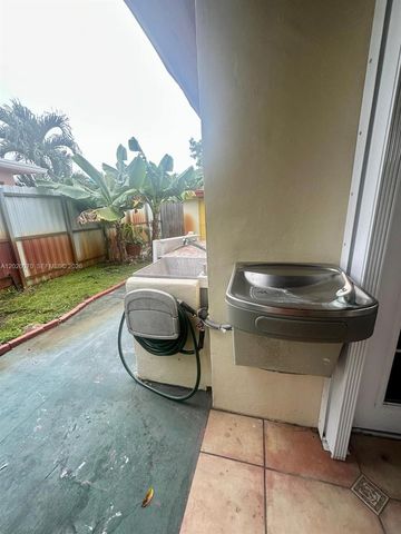 659 W 14th St, Hialeah, FL 33010