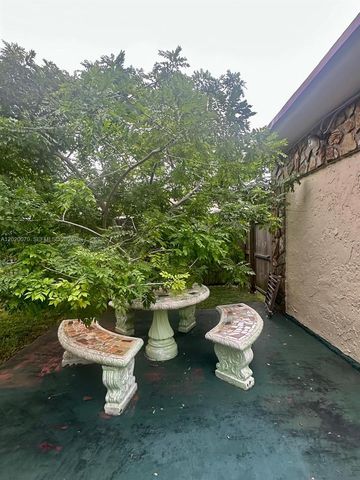 659 W 14th St, Hialeah, FL 33010