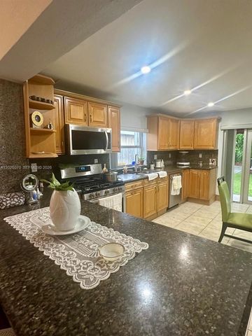 659 W 14th St, Hialeah, FL 33010