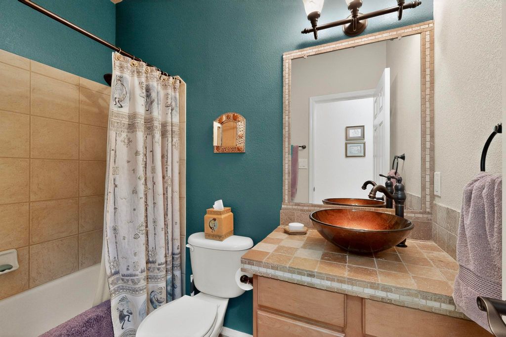 Image 16 of property listing at 7104 Boxwood Avenue NE, Albuquerque, NM 87113