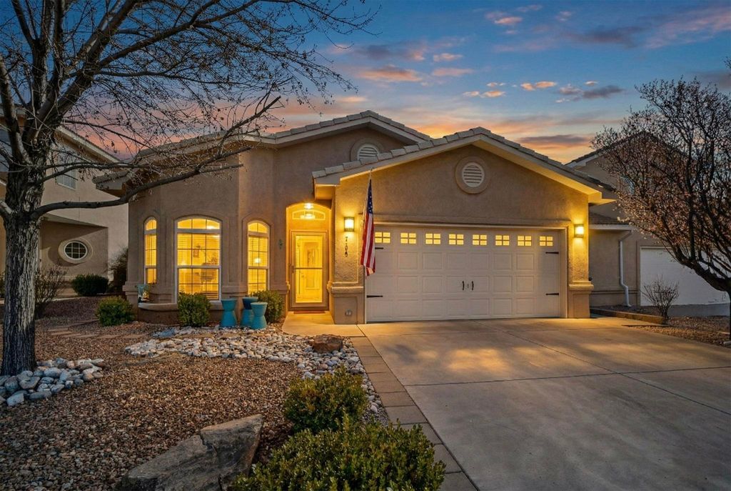 Image 2 of property listing at 7104 Boxwood Avenue NE, Albuquerque, NM 87113