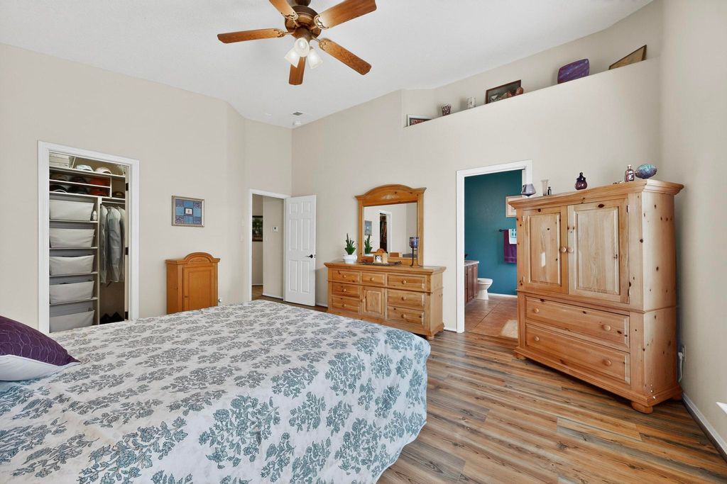 Image 23 of property listing at 7104 Boxwood Avenue NE, Albuquerque, NM 87113