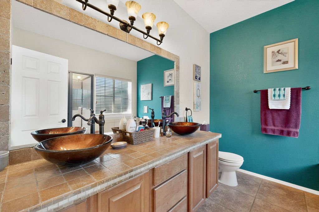 Image 24 of property listing at 7104 Boxwood Avenue NE, Albuquerque, NM 87113