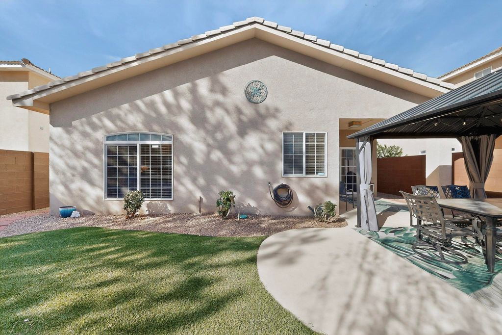 Image 31 of property listing at 7104 Boxwood Avenue NE, Albuquerque, NM 87113