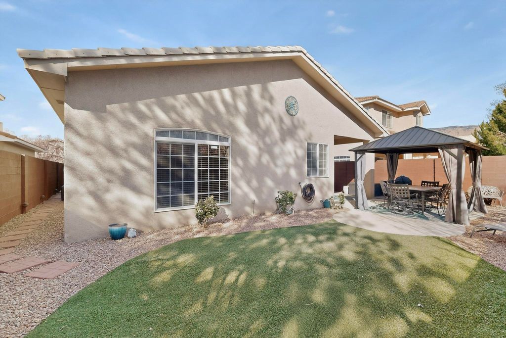 Image 32 of property listing at 7104 Boxwood Avenue NE, Albuquerque, NM 87113
