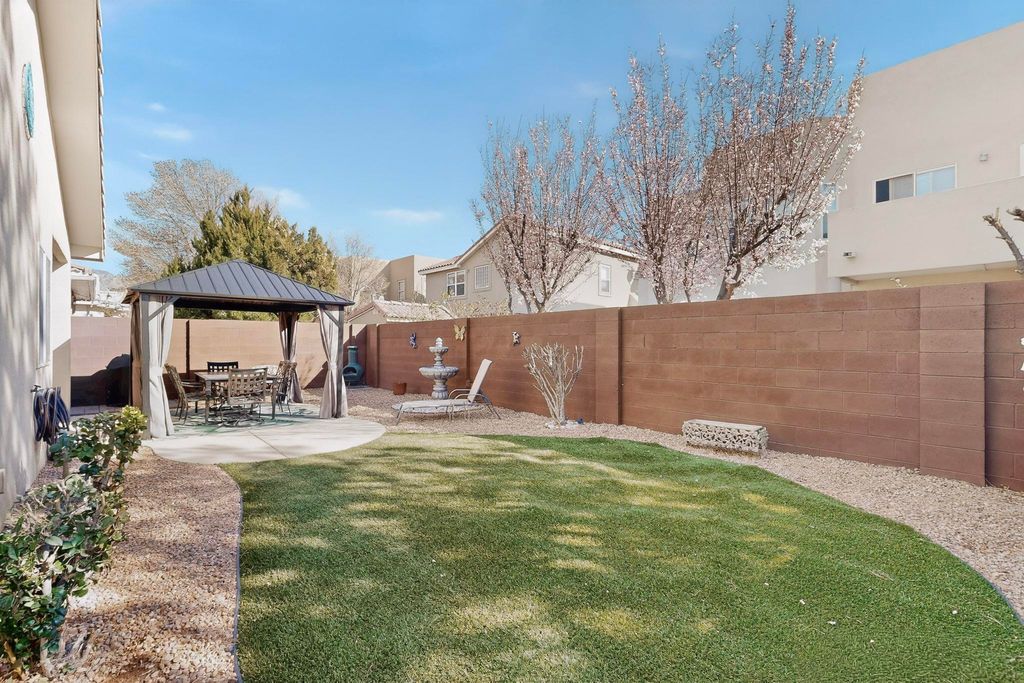 Image 33 of property listing at 7104 Boxwood Avenue NE, Albuquerque, NM 87113