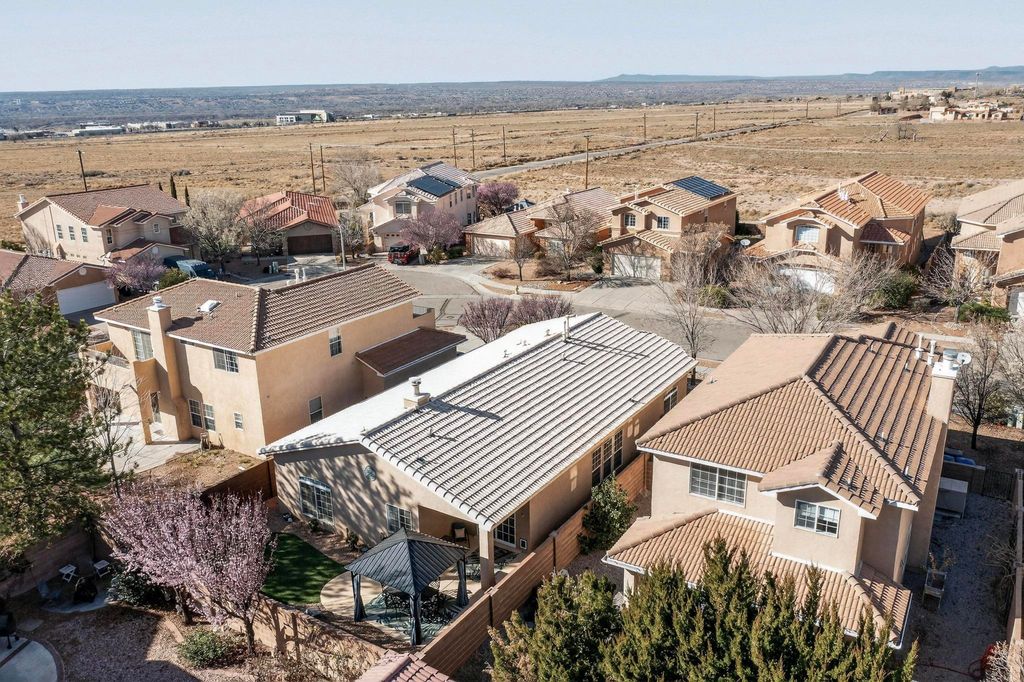 Image 37 of property listing at 7104 Boxwood Avenue NE, Albuquerque, NM 87113