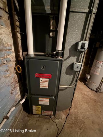 1120 Lydia St, Louisville, KY 40217