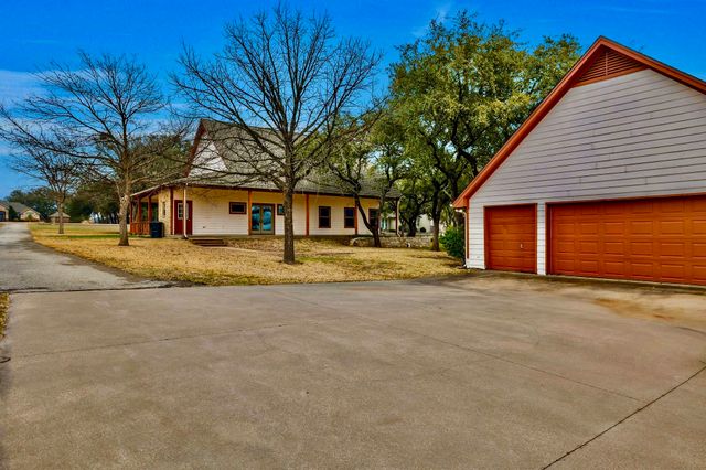 1714 Bent Tree Court, Granbury, TX 76049