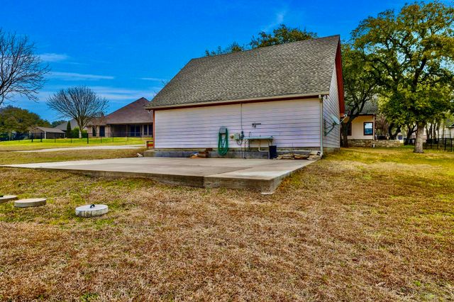 1714 Bent Tree Court, Granbury, TX 76049