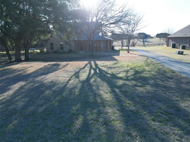 1714 Bent Tree Court, Granbury, TX 76049