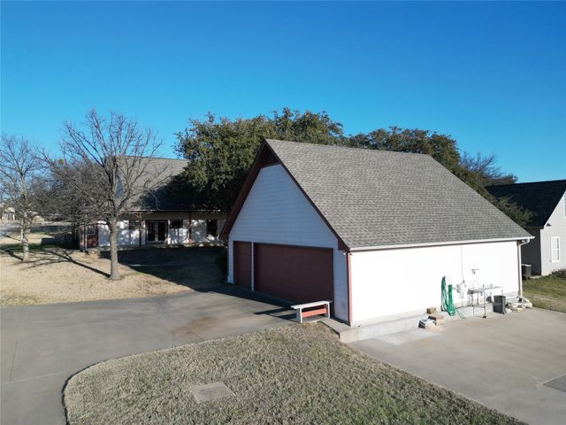 1714 Bent Tree Court, Granbury, TX 76049