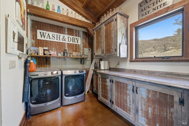 19676 Highway 175, Middletown, CA 95461