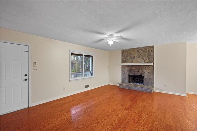 174 Village Dr, Hiram, GA 30141