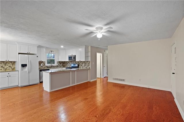 174 Village Dr, Hiram, GA 30141