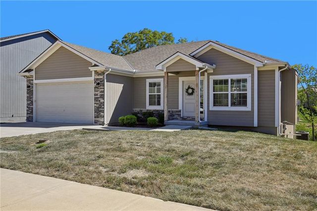 800 NW Pampas Street, Pleasant Hill, MO 64080