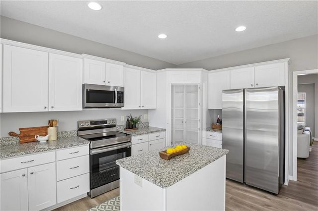 800 NW Pampas Street, Pleasant Hill, MO 64080