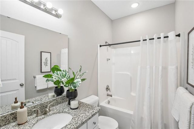 800 NW Pampas Street, Pleasant Hill, MO 64080
