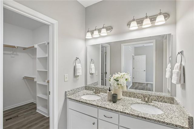 800 NW Pampas Street, Pleasant Hill, MO 64080