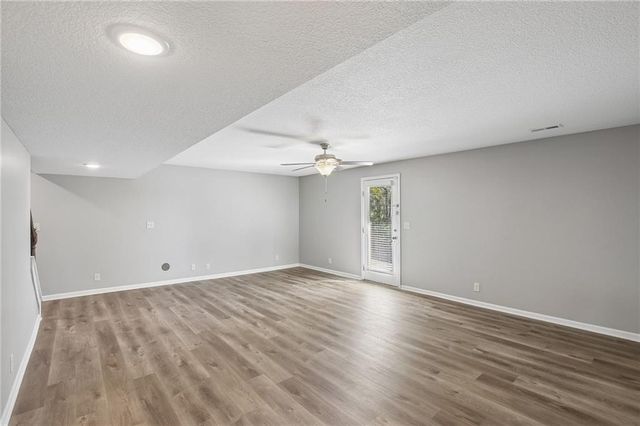 800 NW Pampas Street, Pleasant Hill, MO 64080