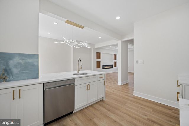 306 LYNDHURST ST, Baltimore, MD 21229