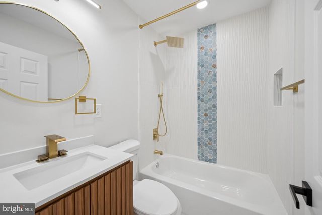 306 LYNDHURST ST, Baltimore, MD 21229
