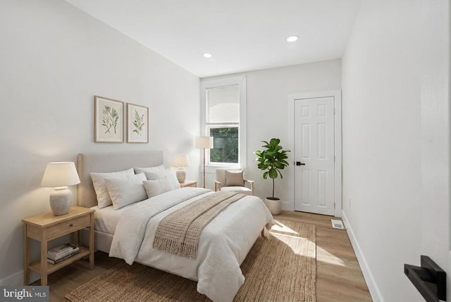 306 LYNDHURST ST, Baltimore, MD 21229