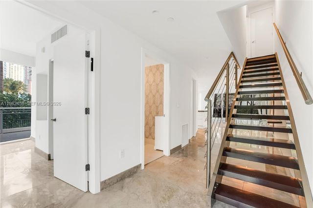 2950 NE 188th St 150, Aventura, FL 33180