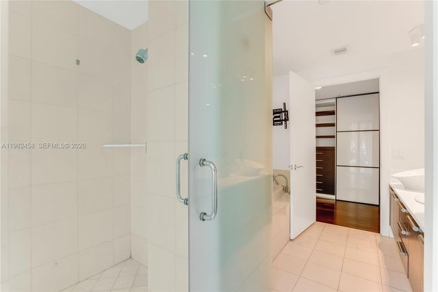 2950 NE 188th St 150, Aventura, FL 33180