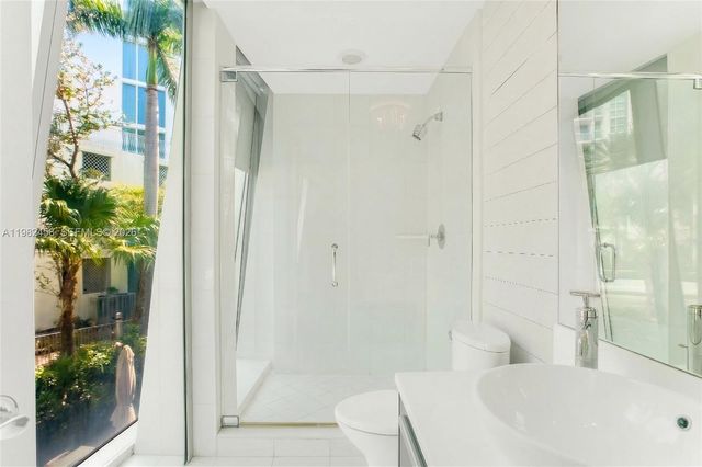 2950 NE 188th St 150, Aventura, FL 33180