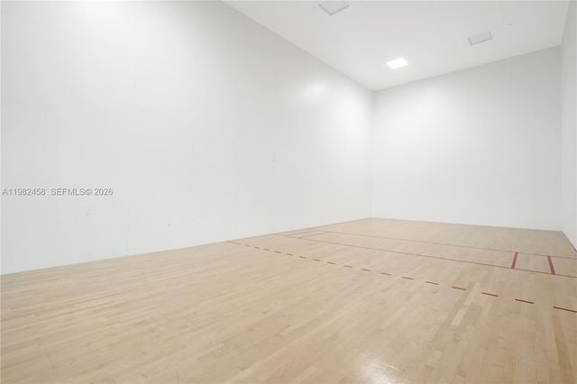 2950 NE 188th St 150, Aventura, FL 33180