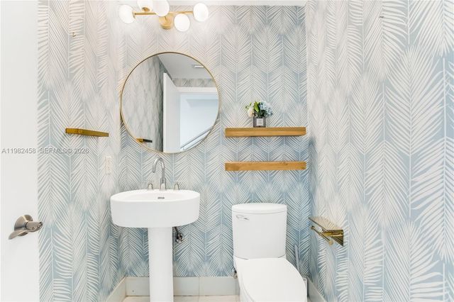 2950 NE 188th St 150, Aventura, FL 33180