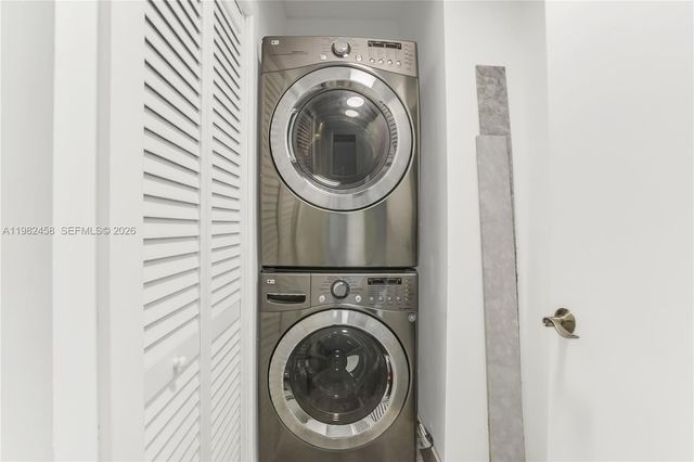 2950 NE 188th St 150, Aventura, FL 33180